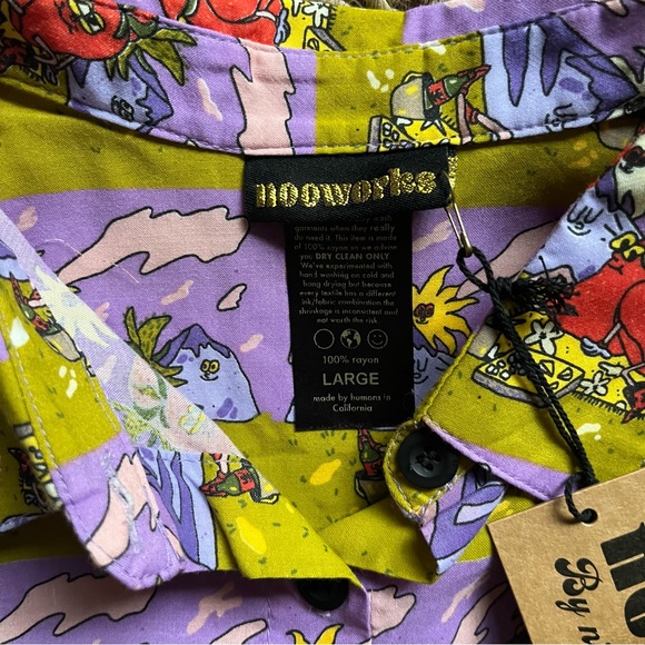 Noowors Jammin’ Strawberry Joyce Button up - Picture 4 of 4